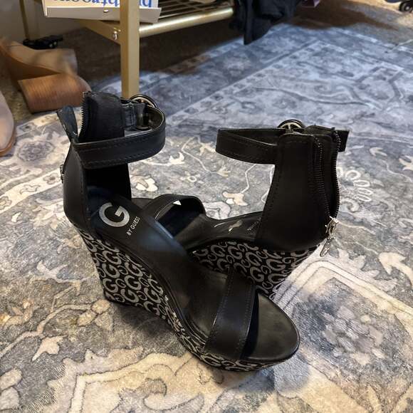 Guess Womens Donny Shoes, size 8 - Picture 1 of 4